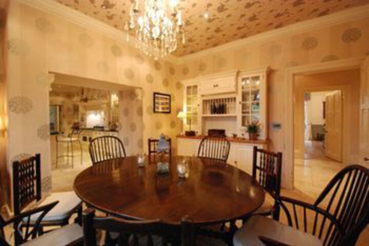 Room 15 of 39