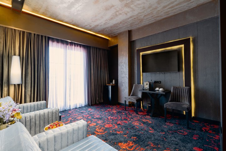 Room 70 of 199