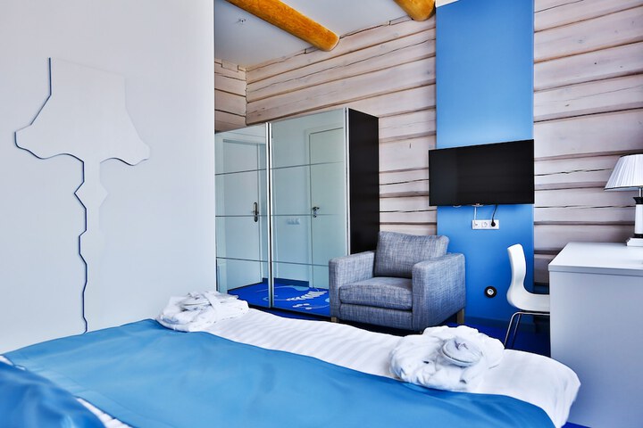 Room 9 of 49