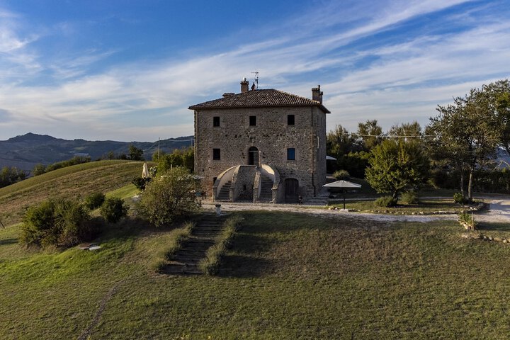 Palazzo Serre - Piscina &  Natura in San Leo