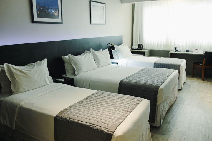 Room 18 of 90