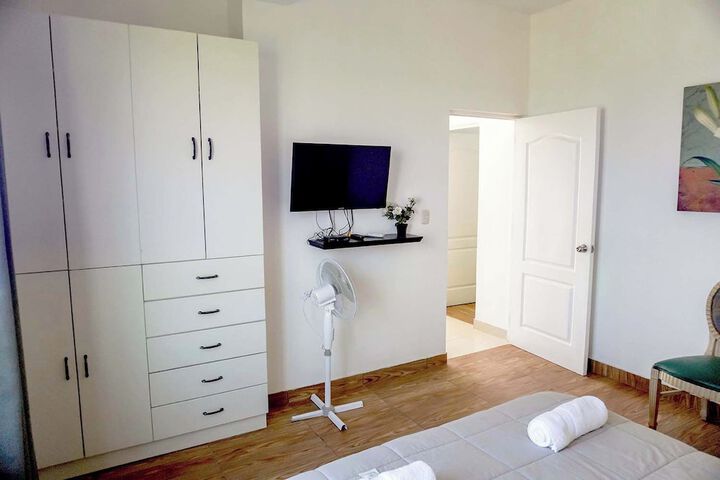 Room 21 of 214