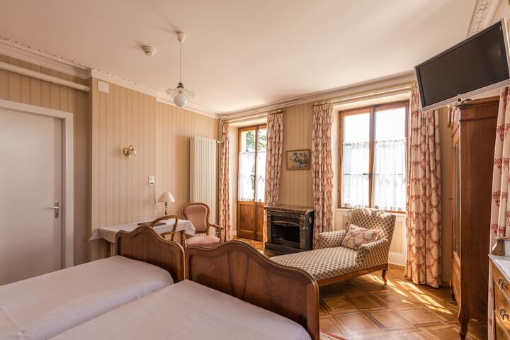 Room 17 of 46