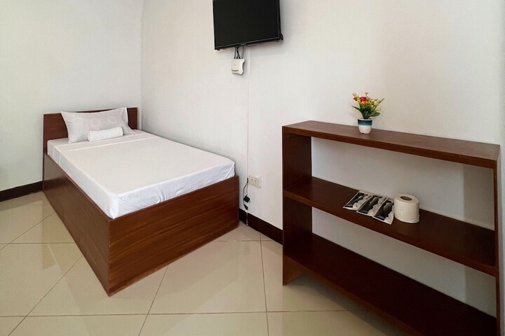Room 27 of 84