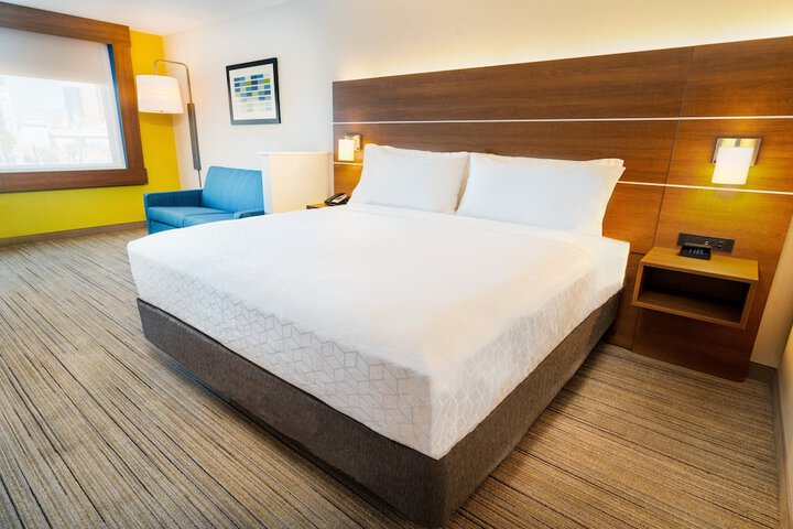 Room 7 of 38