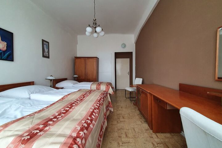 Room 165 of 324