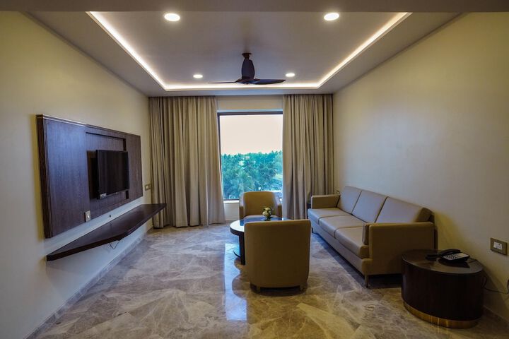 Room 7 of 15