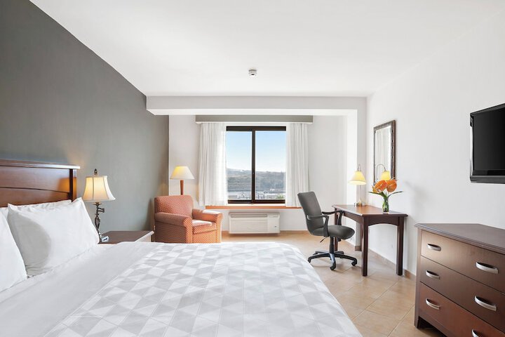 Room 18 of 75