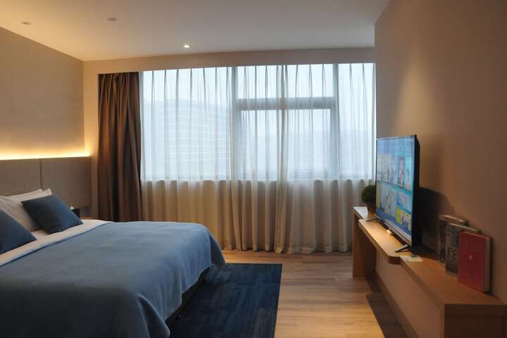 Room 52 of 73