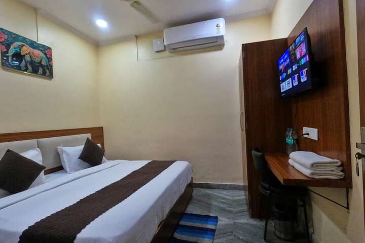 Room 10 of 48