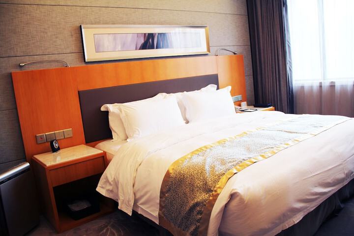 Room 16 of 39