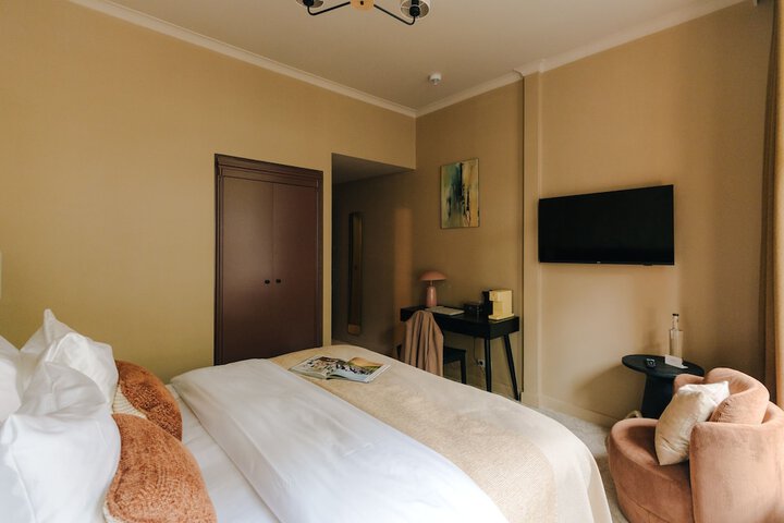 Room 13 of 49