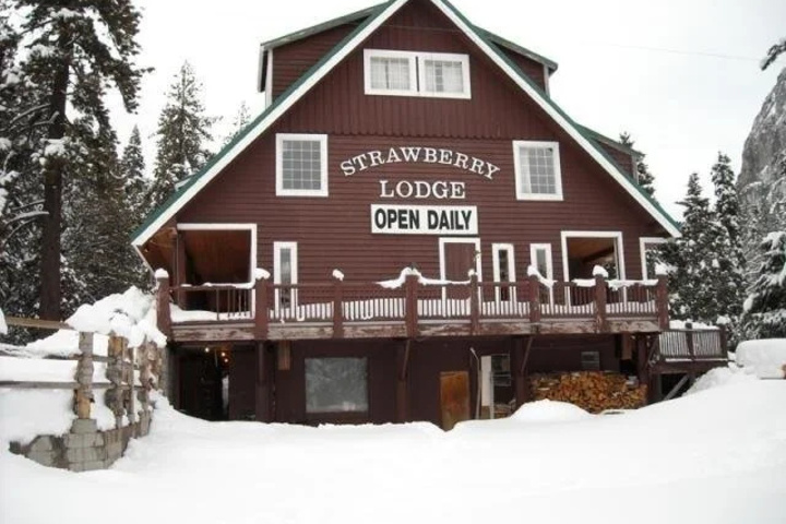 Exterior of Strawberry Lodge