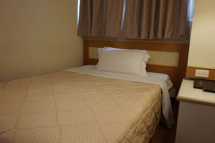Room 38 of 64