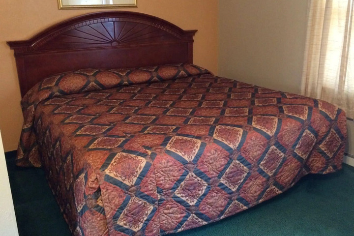 HOWARDS MOTEL