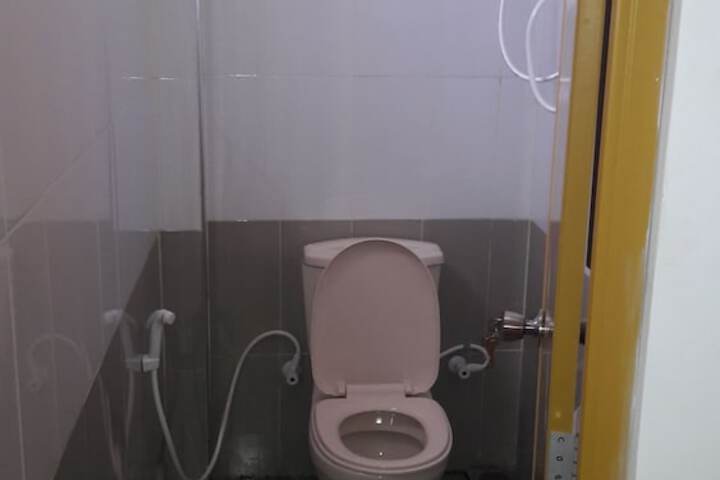 Room 6 of 13