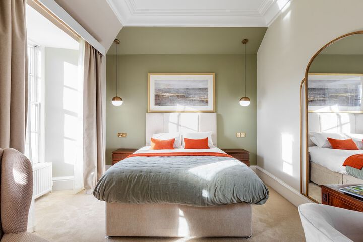 Room 42 of 79