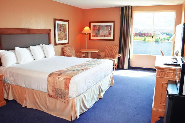 Standard | King Bed (4 of 15)