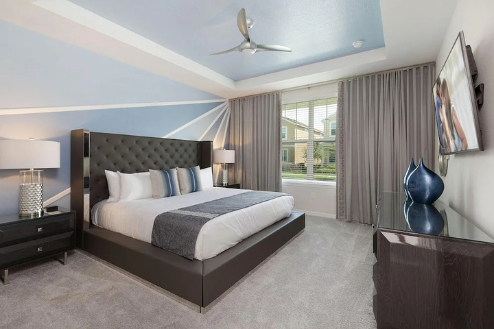 Room 4 of 27