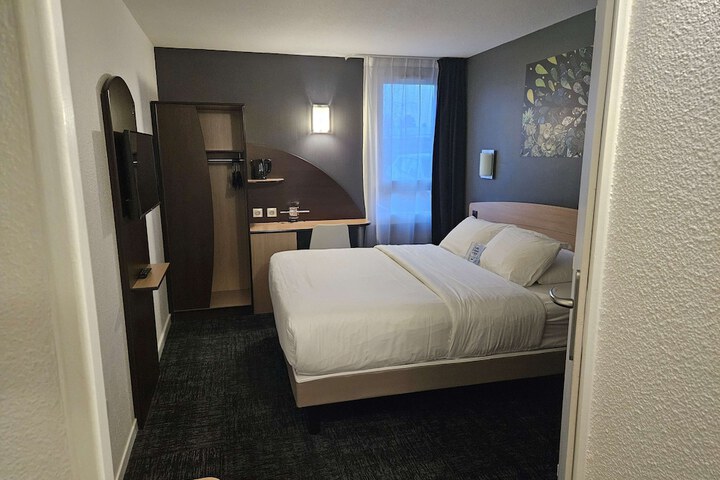 Room 10 of 51