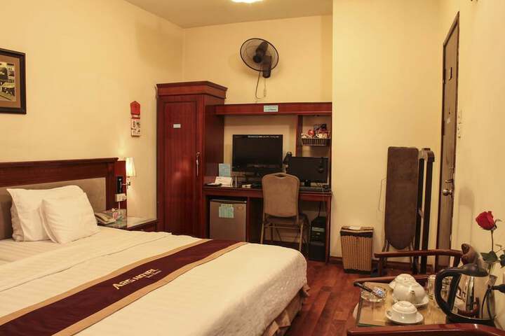 Room 18 of 22