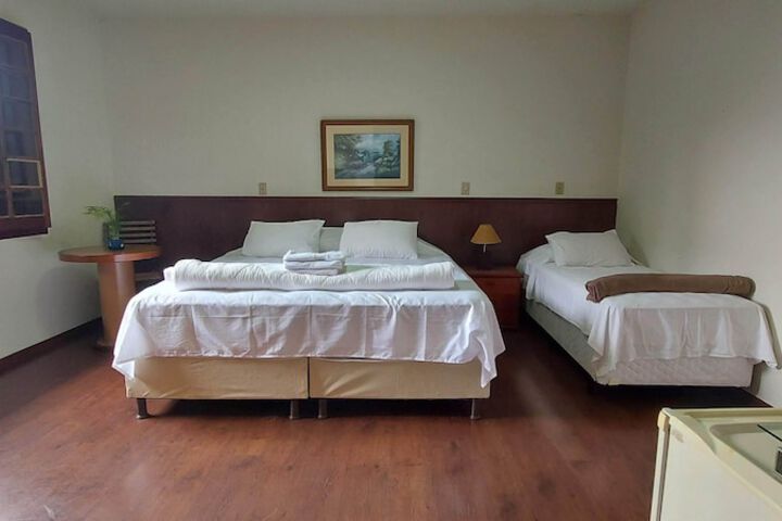 Room 16 of 19