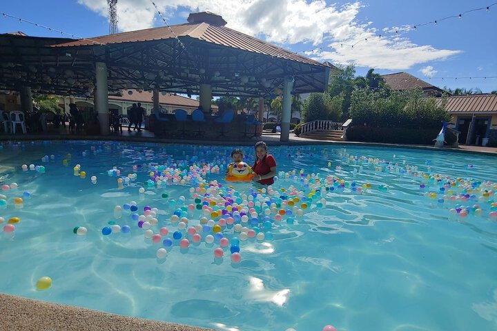 Pool 94 of 199
