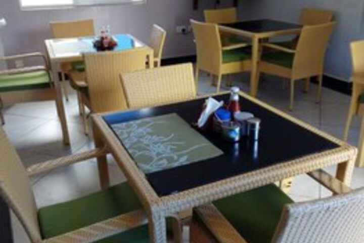 Dining 5 of 24