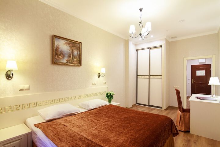 Room 19 of 46
