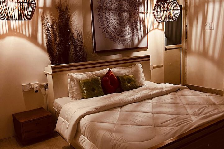 Room 35 of 63