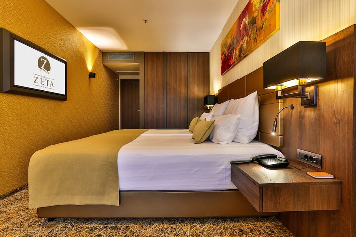 Room 5 of 53