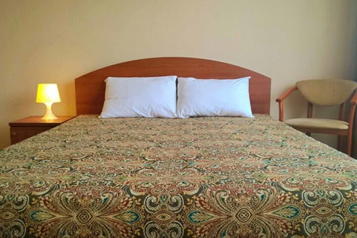 Room 16 of 40