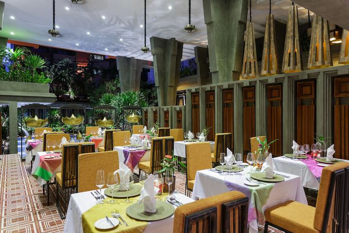 Dining 75 of 111