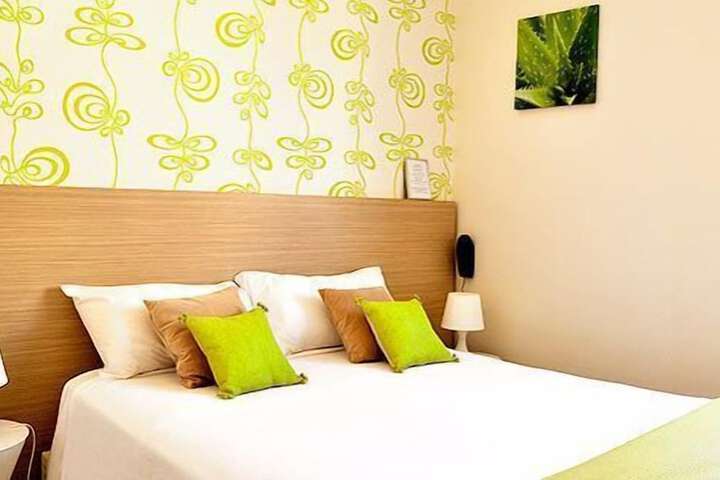 Room 21 of 34