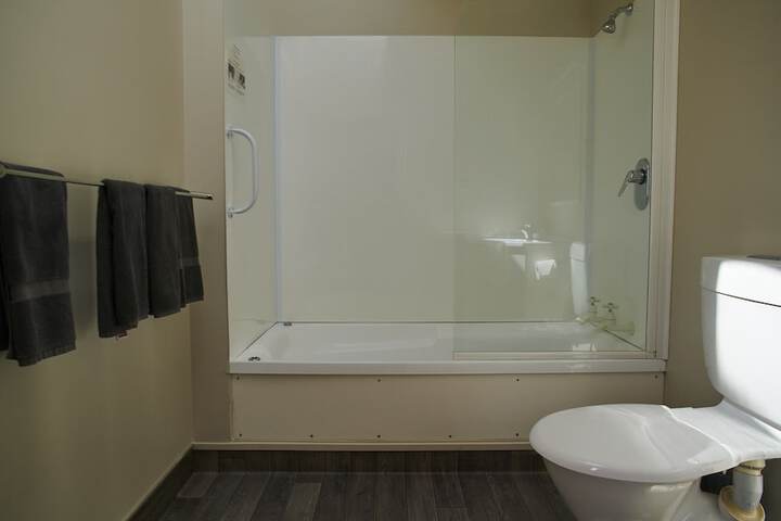 Room 32 of 42