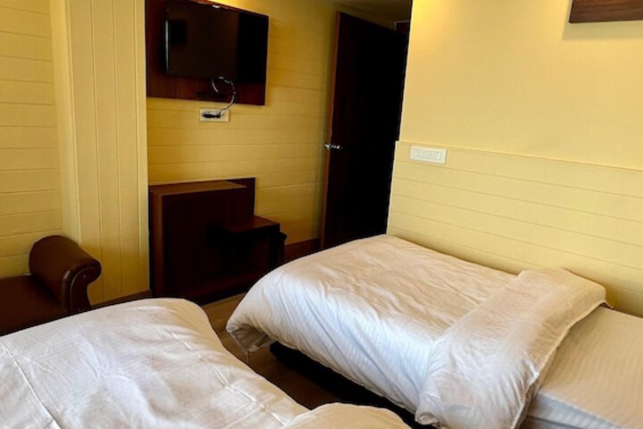 Room 30 of 64
