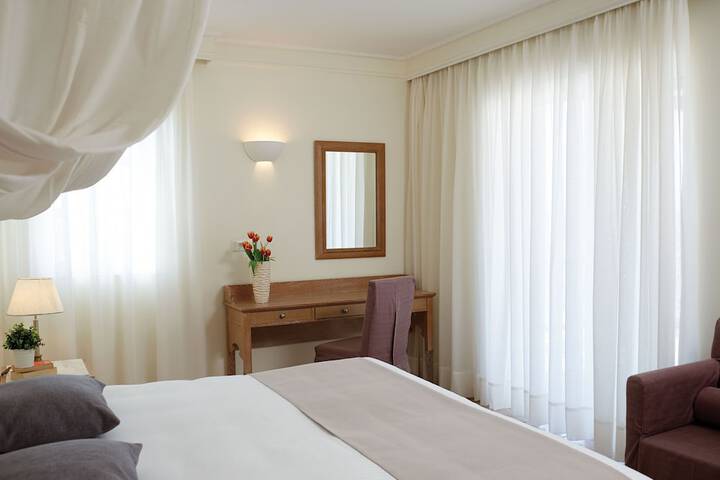 Room 15 of 64