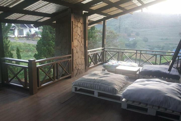 Room 8 of 26