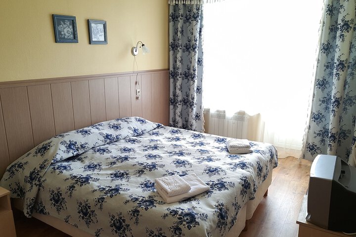Room 5 of 63