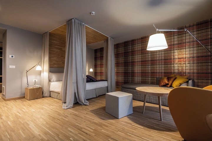 Room 14 of 85