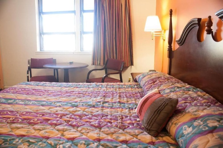Room 14 of 32
