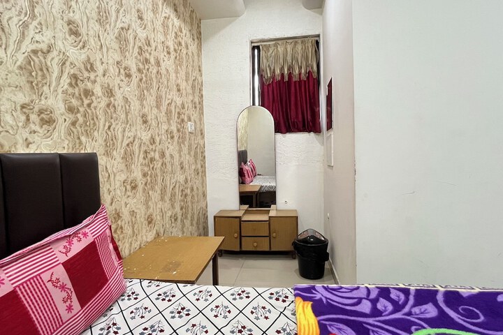 Room 7 of 26