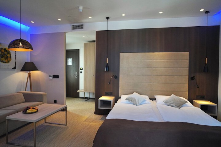 Room 17 of 73