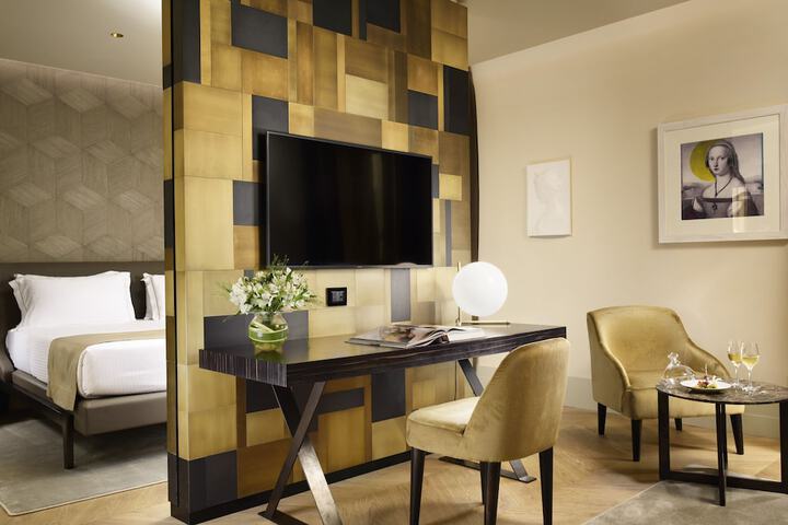 Room 10 of 67