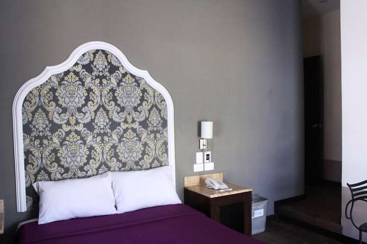 Room 10 of 48