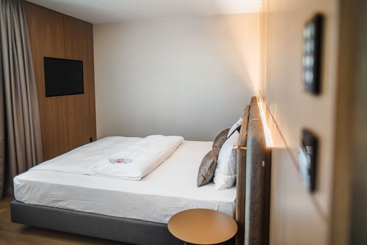 Room 8 of 72