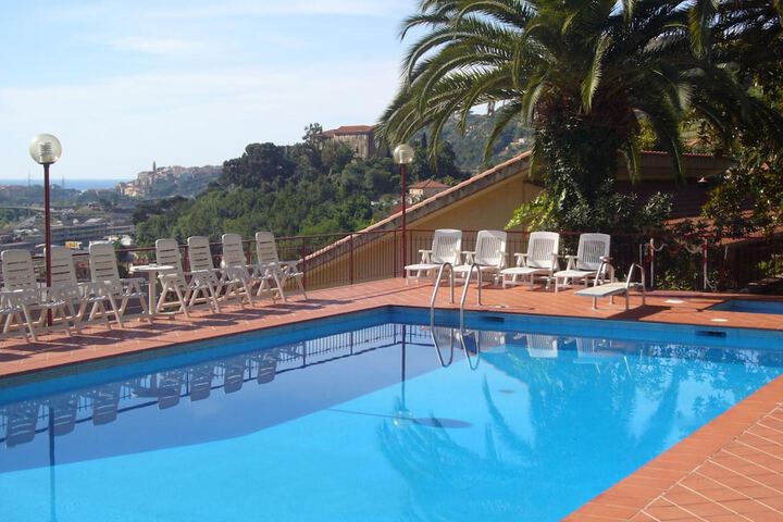 Pool Hotel