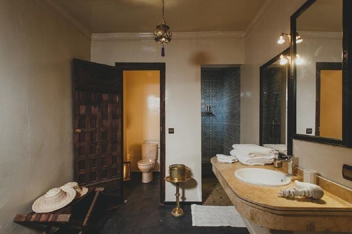 Room 14 of 21