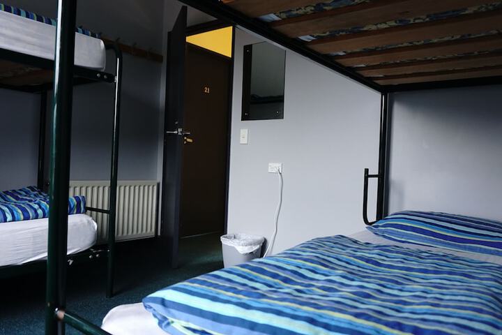 Room 7 of 79