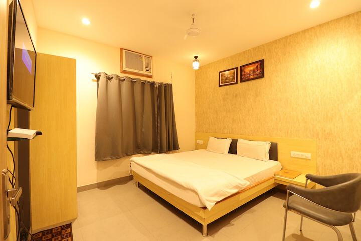 Room 15 of 60